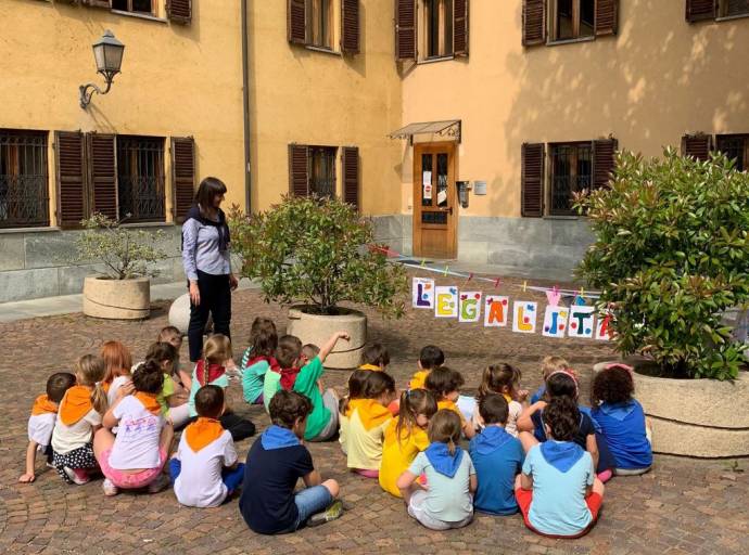 La legalità secondo 100 bimbi delle scuole d'infanzia di San Mauro, attraverso pensieri e disegni