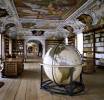 Il fascino delle biblioteche in mostra ad Ivrea  con le foto di Listri e l'arte contemporanea di Veneziano