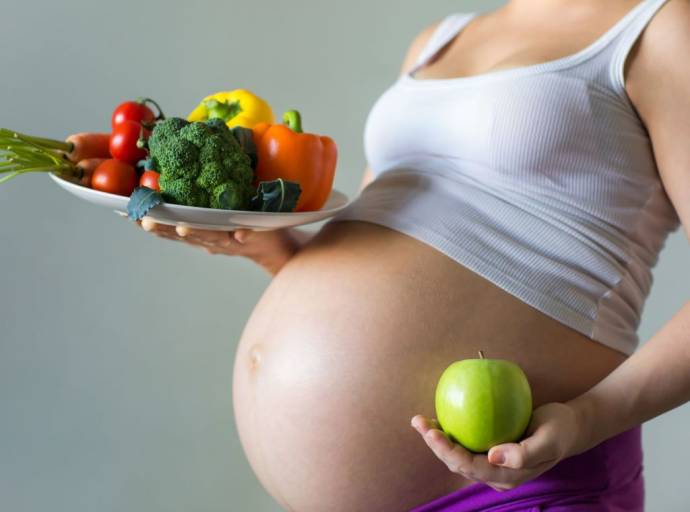 Alimentazione in gravidanza. Cosa è meglio mangiare per garantire la salute di mamma e bambino