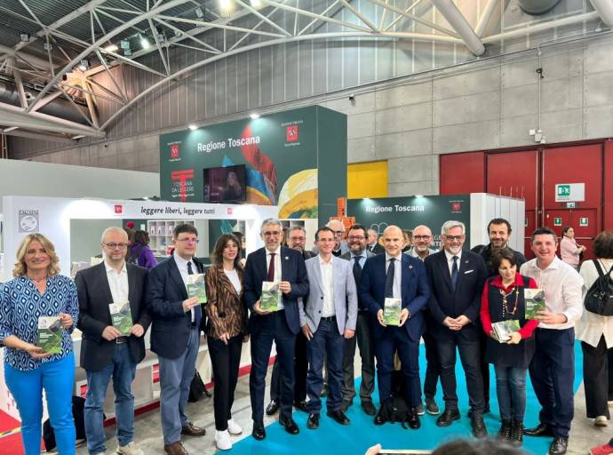 Salone del libro: storie e meraviglia nella Guida dei Comuni sostenibili italiani. Buone pratiche per ambiente e turismo 