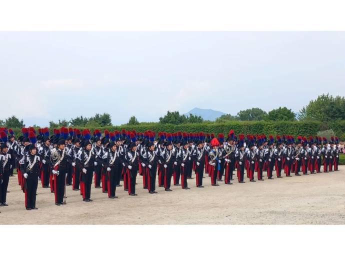 I giardini della Reggia di Venaria hanno ospitato, questa mattina, il giuramento dei 391 allievi del 142° corso Carabinieri