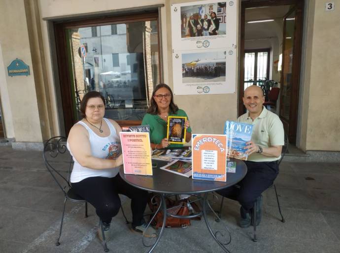 Vuoi leggere la tua rivista preferita senza acquistarla? La biblioteca ti offre perfino la possibilità di portartela a casa 