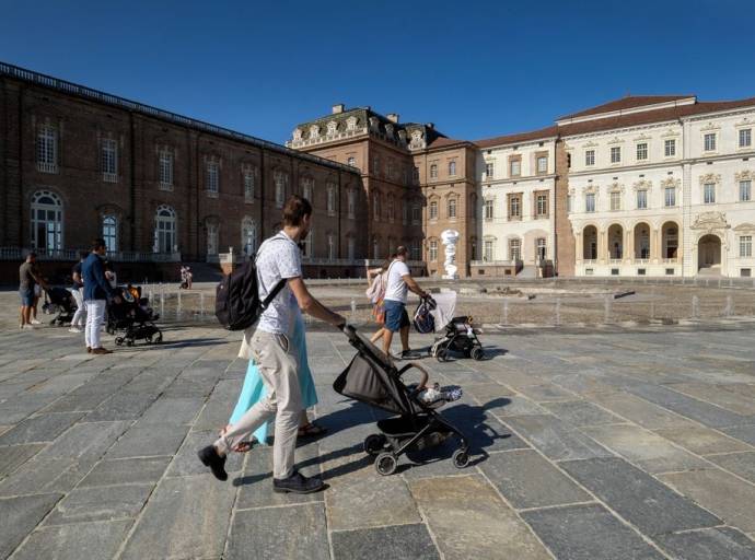 Il "benvenuto alla vita" ai nati nel 2023-24 alla Reggia di Venaria con la quarta edizione della "Festa della Nascita"