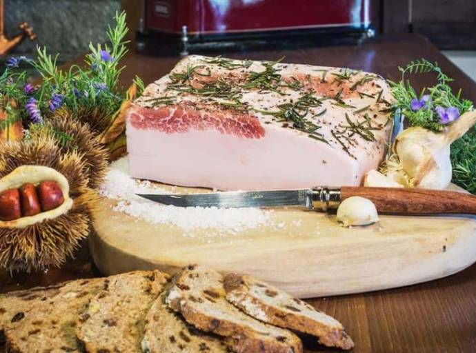 Quattro giorni di festa ad Arnad per celebrare sua maestà il Lardo DOP, eccellenza della gastronomia valdostana