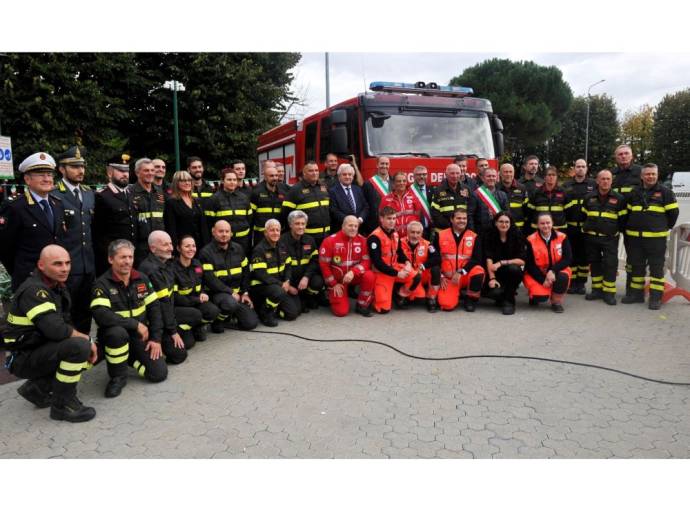 Inaugurata la nuova APS dei Vigili del fuoco, acquistata grazie ai Comuni e alla generosità di cittadini e aziende