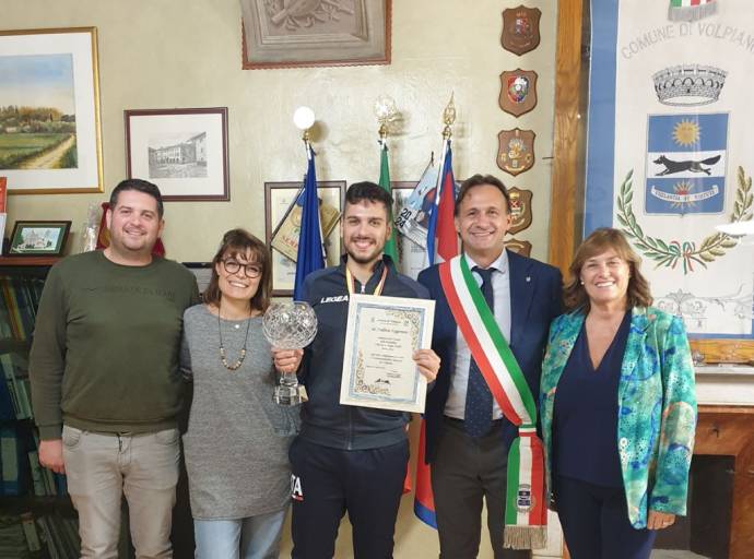 Andrea Ragonesi, esempio per i giovani e orgoglio per la città, festeggiato in municipio dalla Giunta