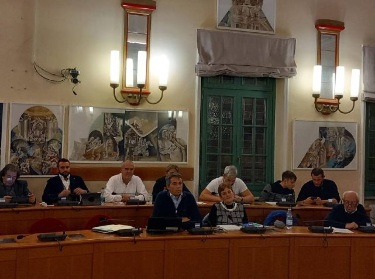 Con 14 voti, finalmente il Consiglio approva il Consolidato d'Esercizio dopo due mesi di rinvii e contrasti in maggioranza