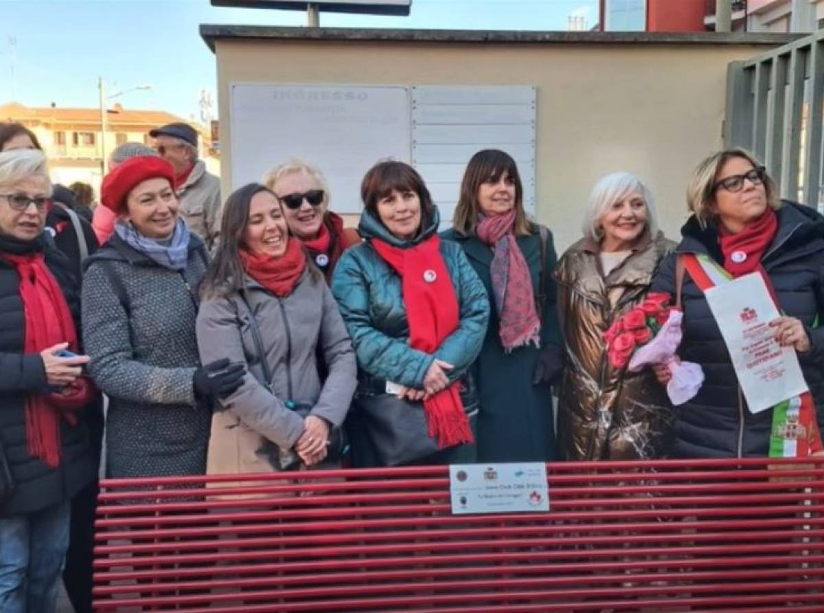 Flashmob, spettacolo teatrale, conferenza e sacchetti del pane speciali per dire 