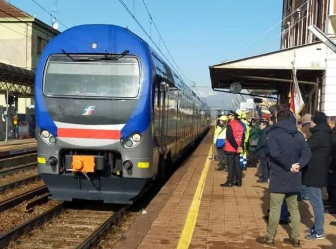 Ripresa ieri sera alle 22 la circolazione dei treni sulla tratta Torino-Ceres, dopo il guasto che ha bloccato i treni per l'intera giornata