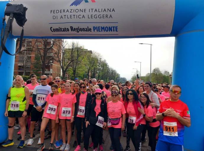 Venaria Reale si prepara a una domenica di sport e solidarietà: il 6 aprile torna la StraVenaria &amp; 21 Reale, tra gare podistiche, camminate per famiglie e iniziative benefiche