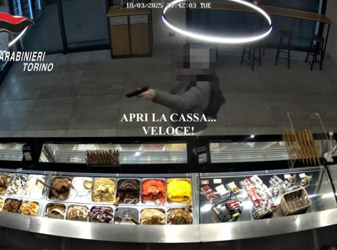 Torino, arrestato a Borgo Dora il presunto rapinatore seriale: è un 40enne torinese con numerosi precedenti