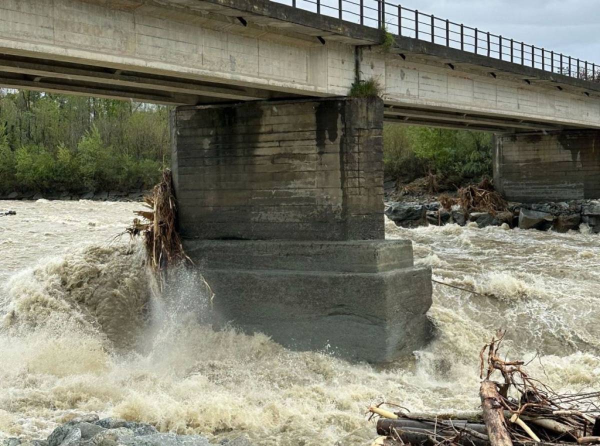 Maltempo nel Torinese: ancora chiuso il ponte di Villanova Canavese per i danni causati dalla piena dello Stura