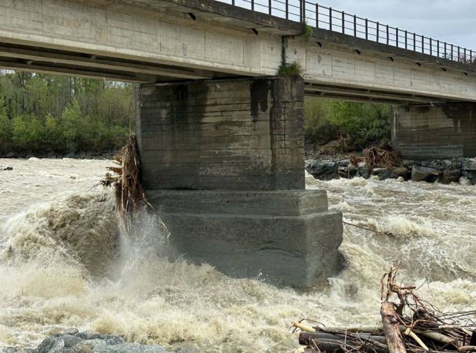 Maltempo nel Torinese: ancora chiuso il ponte di Villanova Canavese per i danni causati dalla piena dello Stura