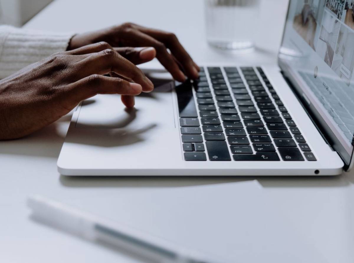 San Mauro e Gassino rafforzano le competenze digitali dei cittadini con due corsi gratuiti contro le fake news e per l’uso base del pc