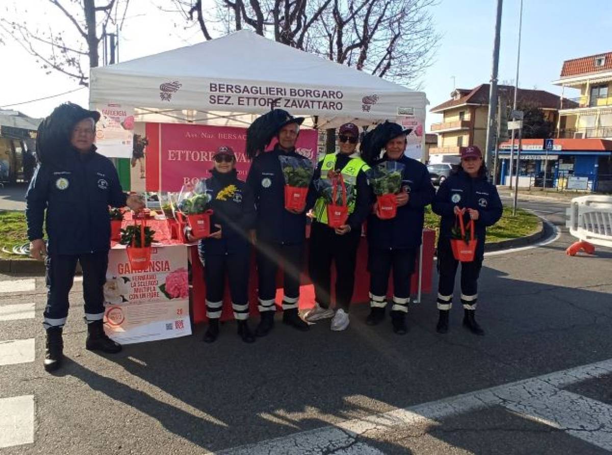“Bersaglieri a scuola”: studenti, istituzioni e la Fanfara Fausto Balbo insieme in piazza per un pomeriggio di storia, musica e valori civici
