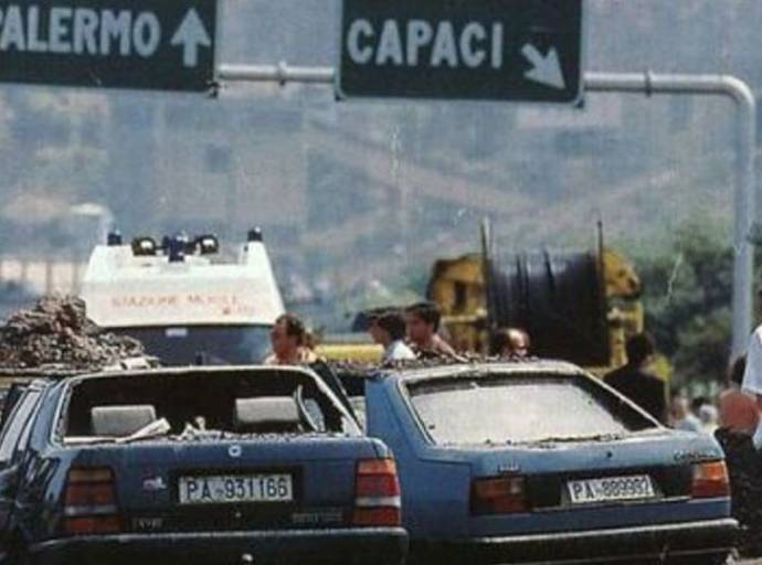 Scuole e istituzioni insieme per ricordare Giovanni Falcone e ribadire che la lotta continua. Caselle si unisce contro la mafia