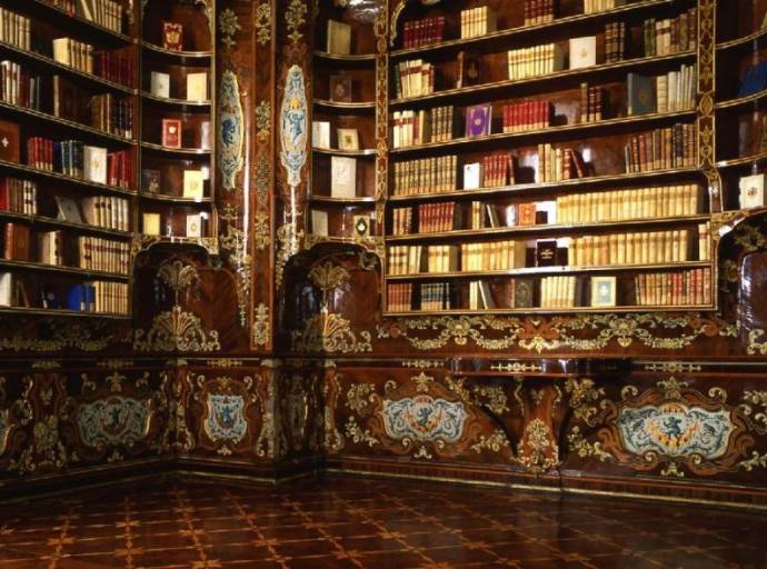 La Biblioteca di Pietro Piffetti torna virtualmente a Villa della Regina: un capolavoro barocco rivive grazie alla realtà aumentata