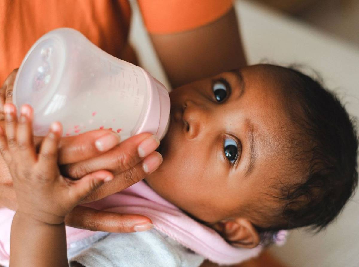 Un gesto d’amore per i più piccoli: le associazioni si uniscono per aiutare i bambini migranti con una grande raccolta solidale