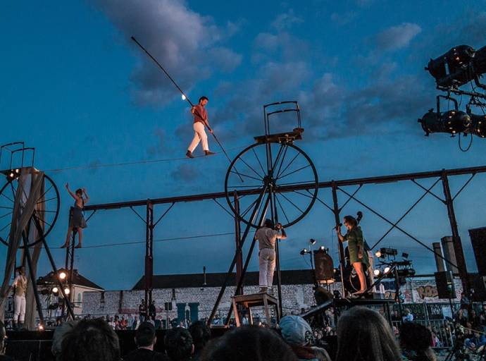 Fino al 13 luglio torna Lunathica: 5 giorni di teatro di strada, natura e meraviglia nei Comuni del Canavese