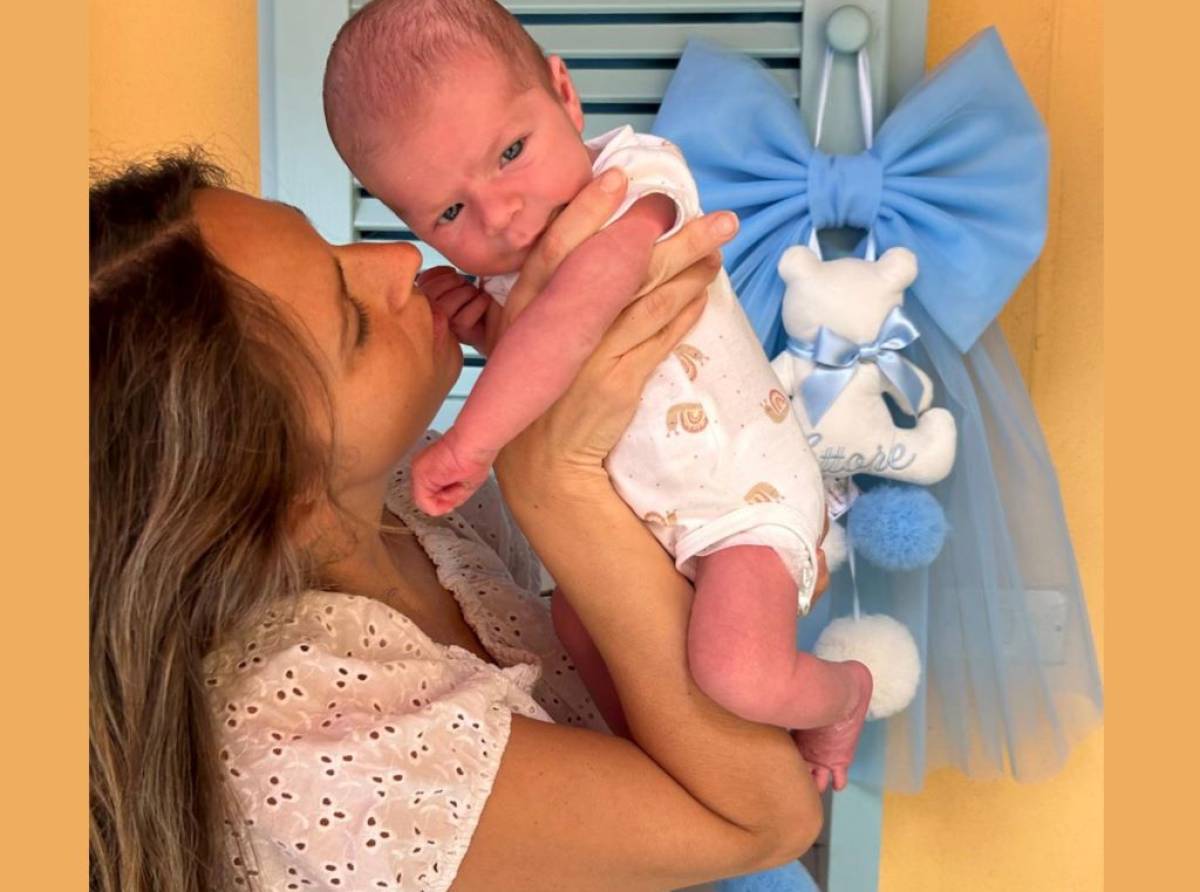 Fiocco azzurro in Consiglio comunale a Volpiano: la consigliera Giada Lust è diventata mamma del piccolo Ettore