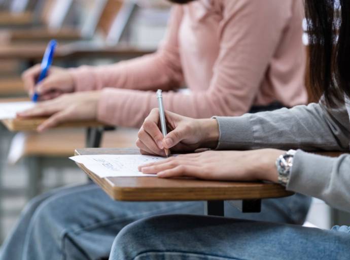 Esame di Maturità, FdI sostiene la riforma di Valditara: “Il colloquio orale è fondamentale per crescere”