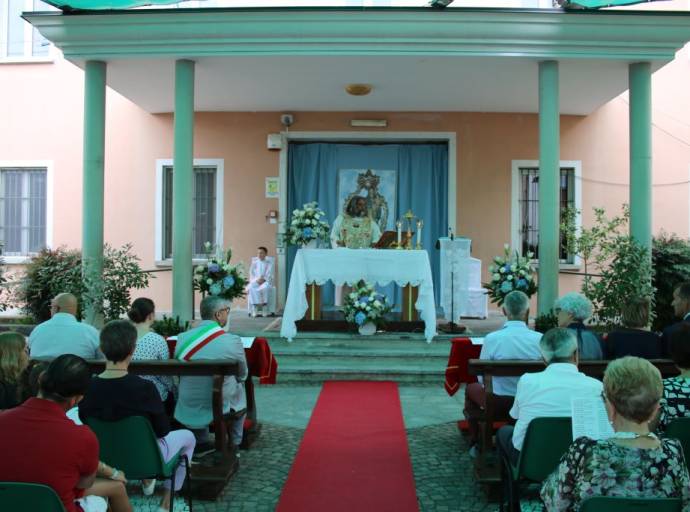 Leini celebra la Vergine Assunta: triduo, messe solenni, processione e fiaccolata al Santuario della Madonnina