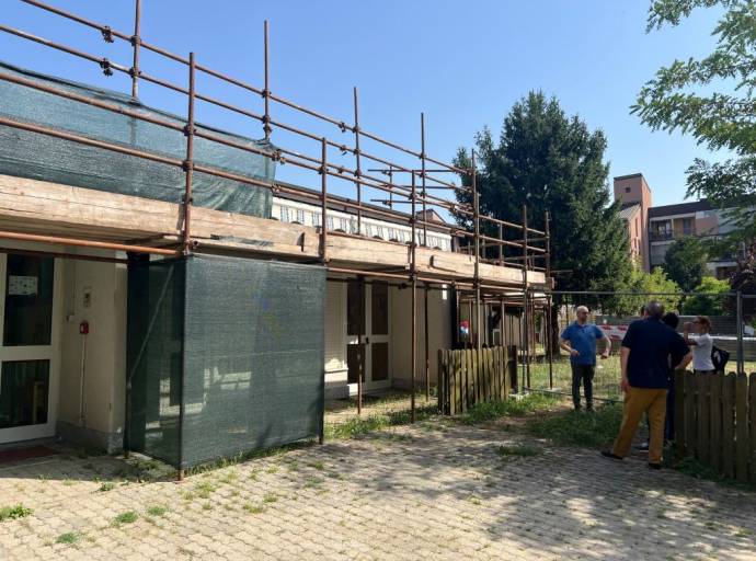 Scuole, cantieri estivi: nuovi spazi, tetti rifatti e bagni rinnovati. Ecco cosa troveranno studenti e genitori a settembre