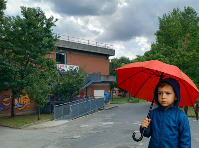 Pioggia, tetti che perdono e politica che litiga: il rientro a scuola è già polemico, ma le palestre Rigola e Don Milani però sono agibili