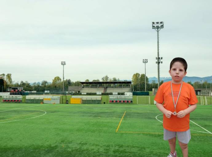 Uniti per un sorriso: il calcio che unisce forze dell’ordine, amministratori e cittadini per regalare speranza a Enea
