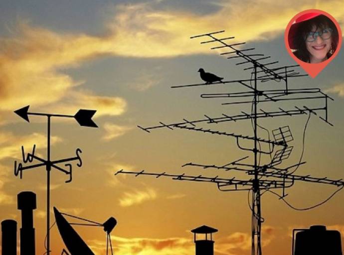 Antenna. Per ascoltare l’invisibile, oltre i suoni e gli sguardi sconosciuti e captare sogni e desideri nascosti