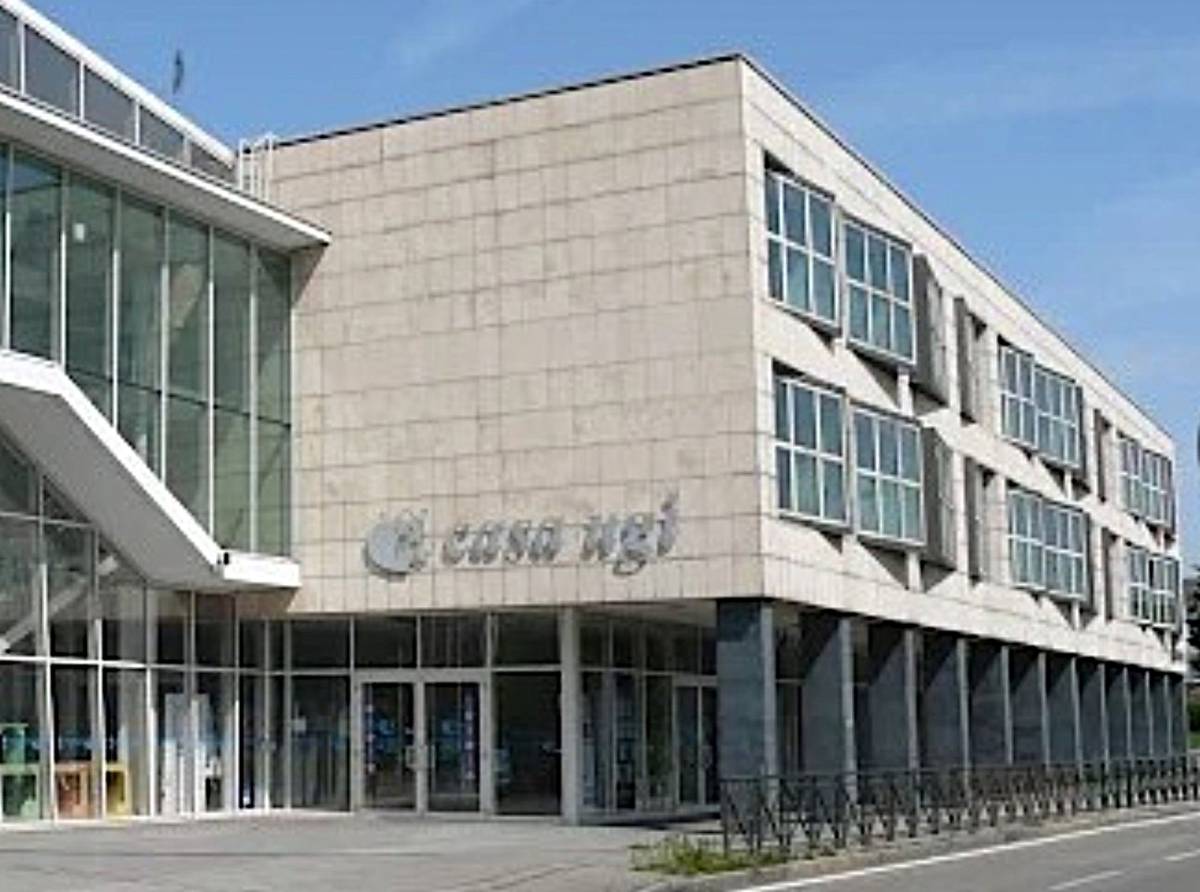 Bosconero ride per solidarietà: al Teatro Civico lo spettacolo benefico “Un salotto di risate e solidarietà” a favore dell’UGI