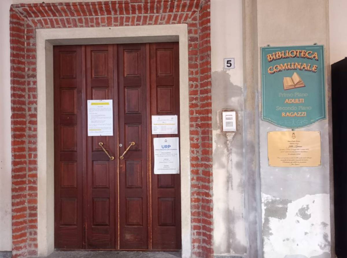 L’arte che salva la carta: a Caselle Torinese un laboratorio di restauro per adulti alla Biblioteca Jella Lepman