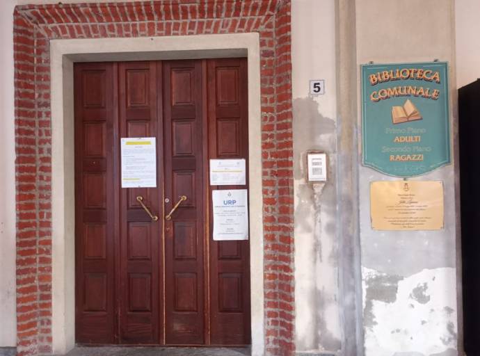 L’arte che salva la carta: a Caselle Torinese un laboratorio di restauro per adulti alla Biblioteca Jella Lepman