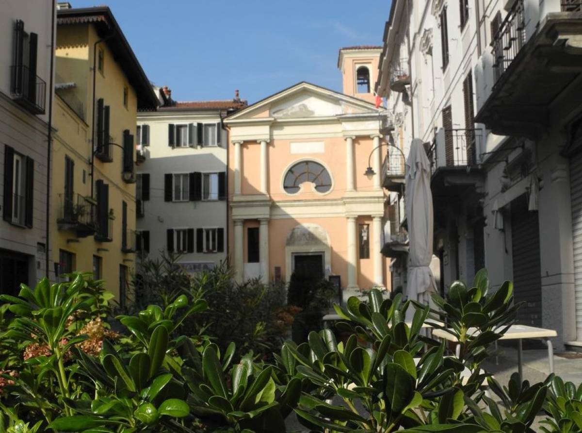 “Invisibile”, il coraggio di una donna nel Novecento: Debora Bocchiardo a Ivrea con il suo nuovo romanzo