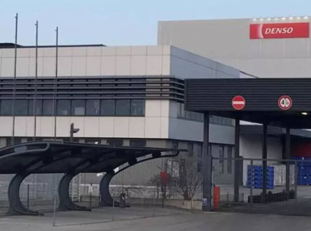 Crisi Denso Poirino: 180 esuberi e allarme per l’automotive piemontese nella transizione industriale