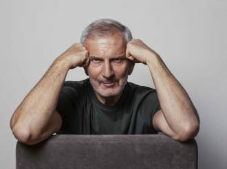 Gianrico Carofiglio al Teatro Concordia: &ldquo;Elogio dell&rsquo;ignoranza e dell&rsquo;errore&rdquo; diventa spettacolo