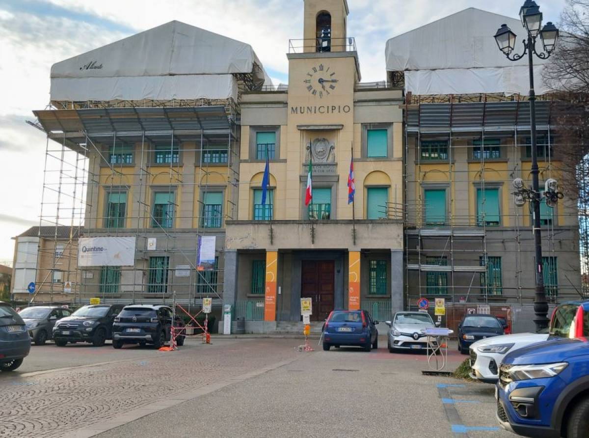 Venaria, riqualificazione piazza Martiri della Libertà: al via i lavori tra nuova pavimentazione e stop ai parcheggi