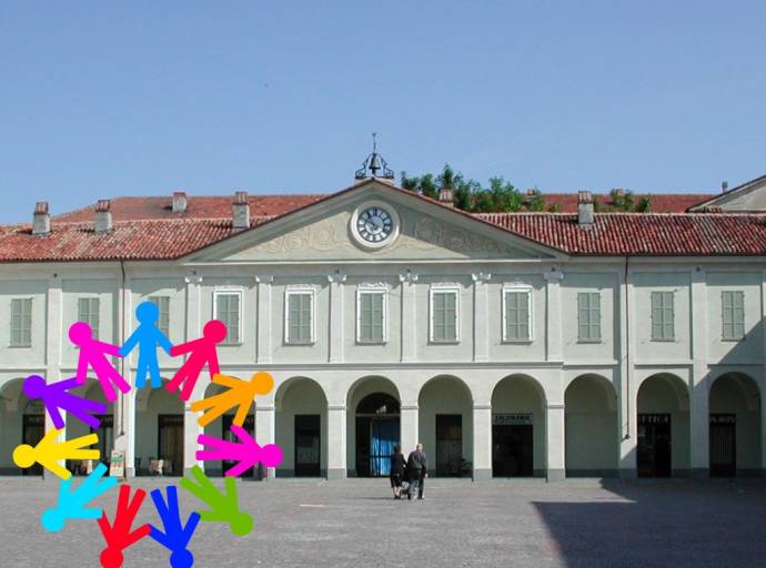 Ivrea illumina Piazza Ottinetti di blu per la Giornata Mondiale dell’Autismo 2026: eventi, dati e convegno ASL TO4 