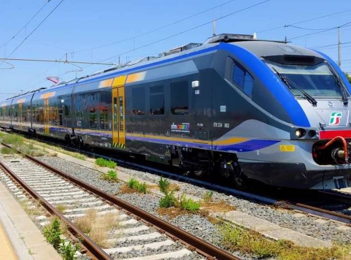 Ferrovie Piemonte nel caos: il PD attacca la Giunta Cirio, “pendolari abbandonati e servizio peggiorato” 