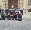 Torino, corteo funebre contro smog e inquinamento: la protesta di Extinction Rebellion davanti al Consiglio regionale