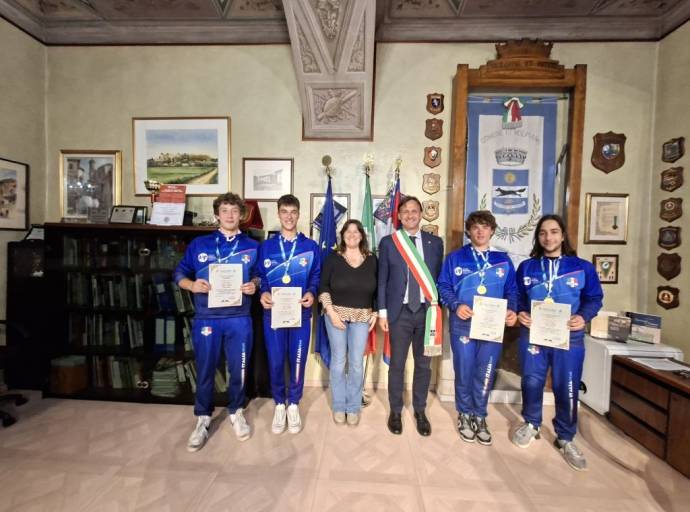 Volpiano premia i campioni del mondo di rafting Under 23: consegnata la pergamena ai giovani atleti
