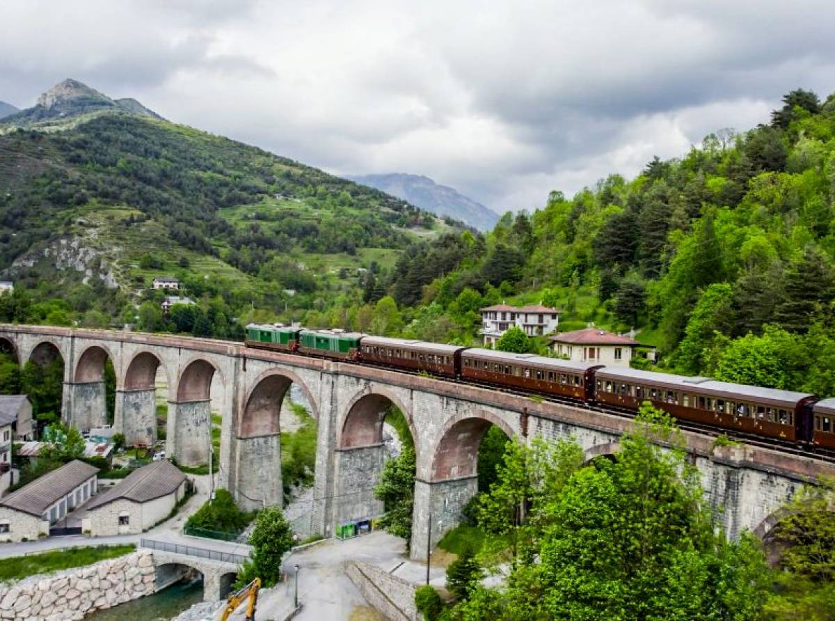 Ferrovia delle Meraviglie, tornano i treni storici da Torino a Imperia: viaggio tra Alpi, Riviera e sapori del territorio