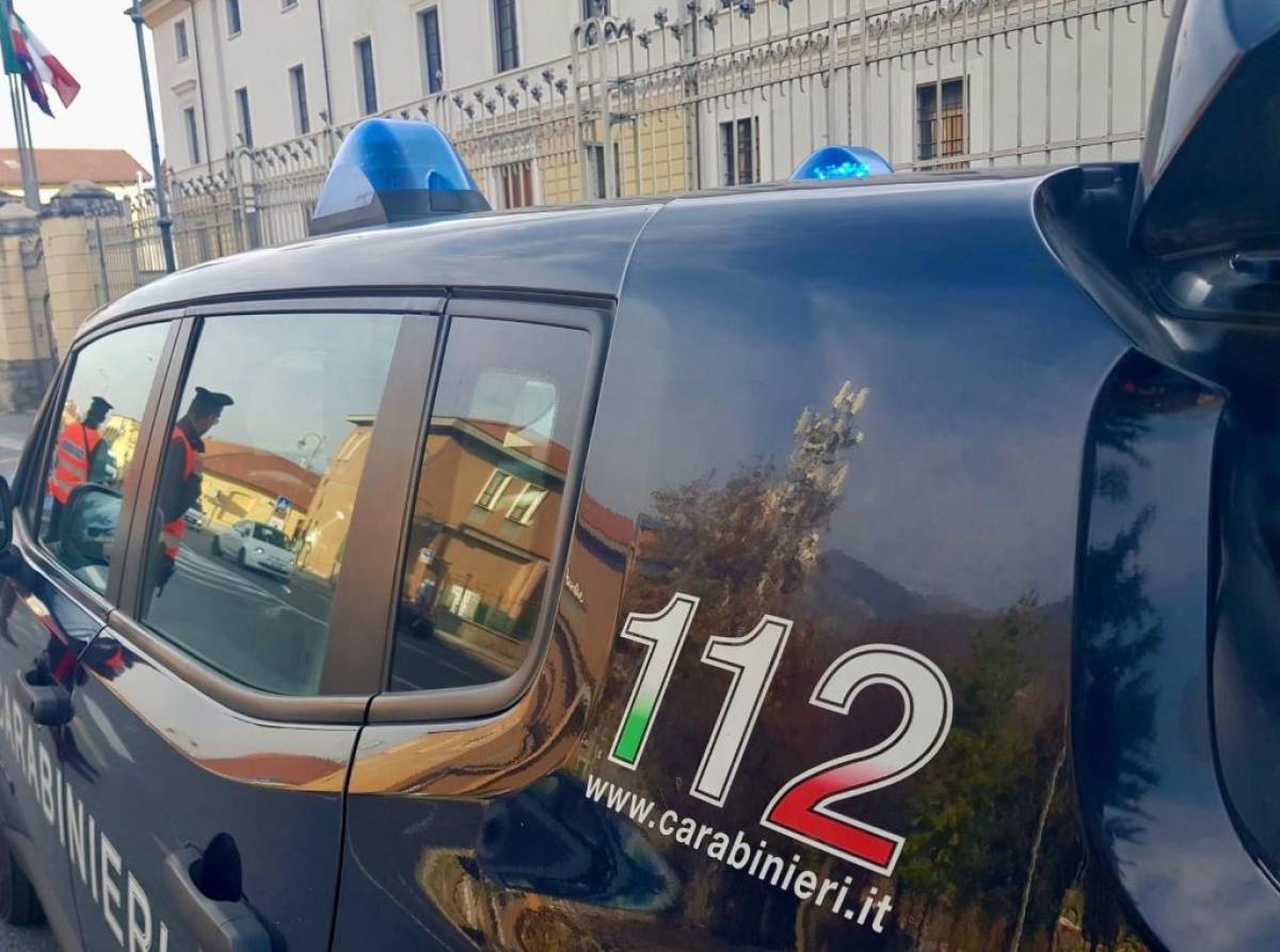Sicurezza sul lavoro, controlli a sorpresa nel Torinese: una serranda si abbassa a Borgaro, telecamere nel mirino a Castellamonte