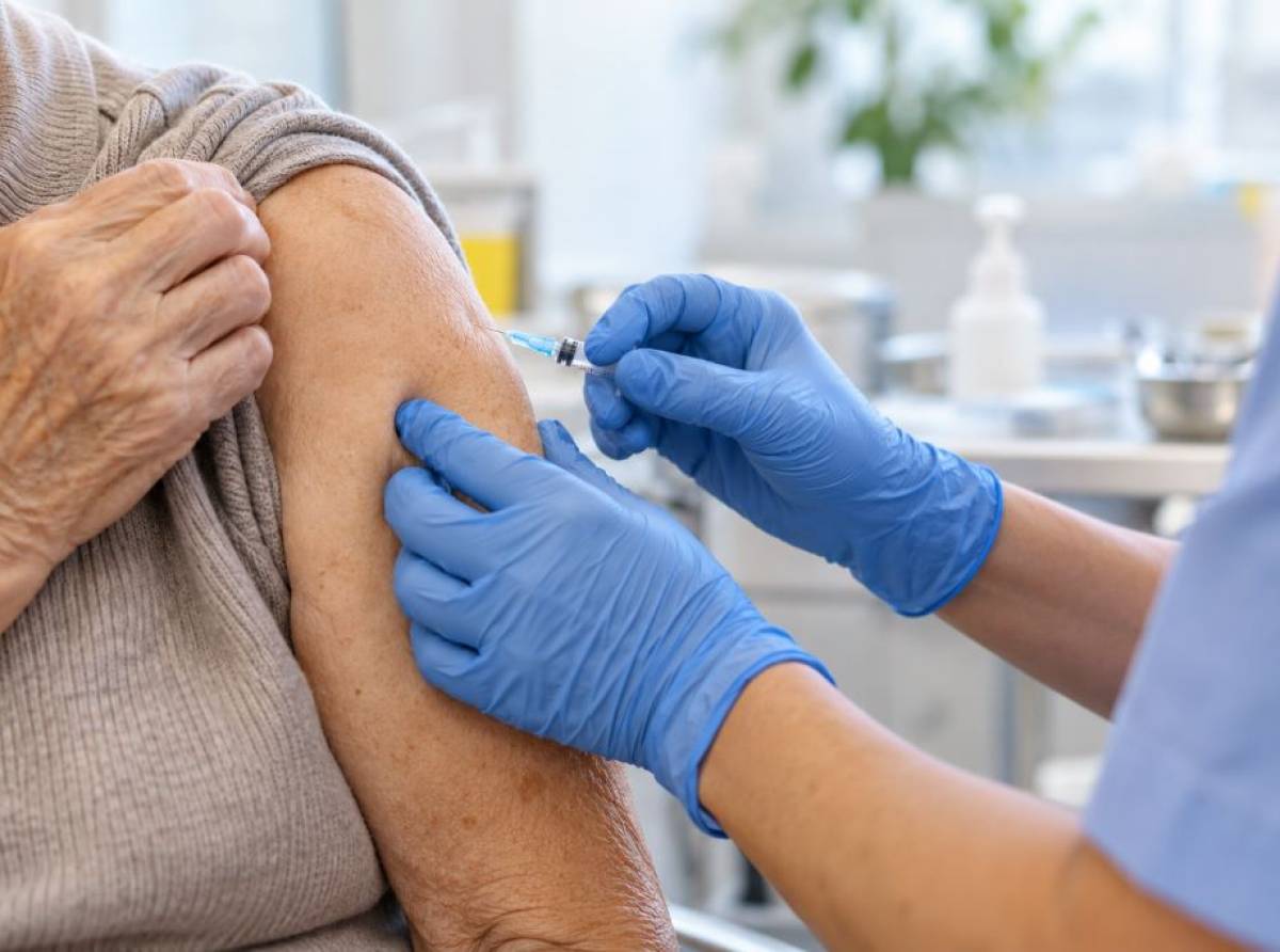 Influenza e Covid, al via le vaccinazioni nell’ASL TO4: chi può farle e come prenotare