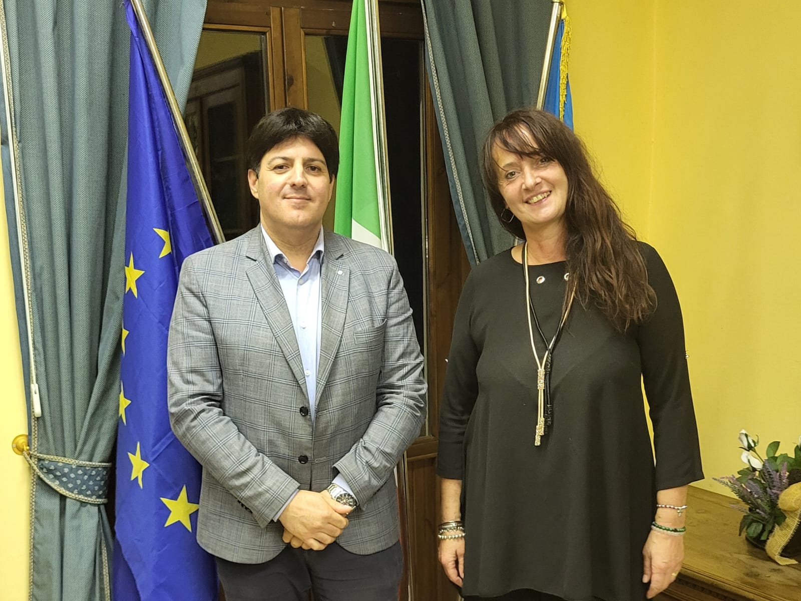 Il sindaco Elisa Ghion con lassessore Giuseppe Deluca