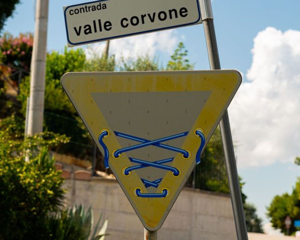 Monteleone di Fermo segnalestica stradale artistica 5